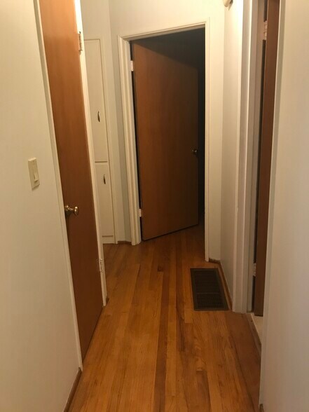 Building Photo - 6124 NE Multnomah St