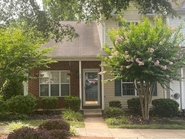 Building Photo - 96 Tannenbaum Cir