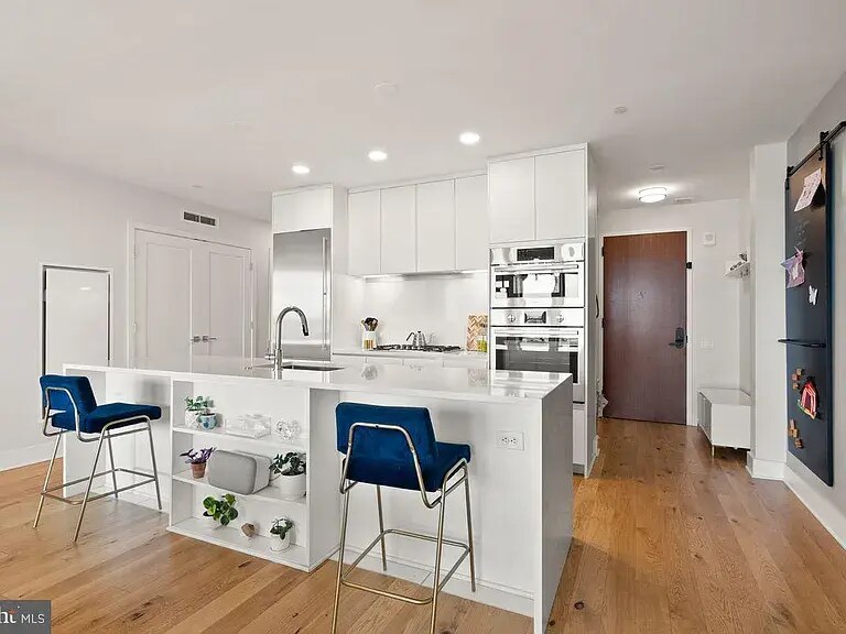 Building Photo - 1211 Van St SE