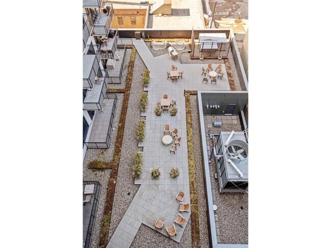 Building Photo - 740 Portland Ave