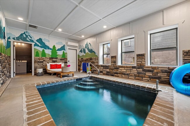 Building Photo - 528 Warbonnet Wy