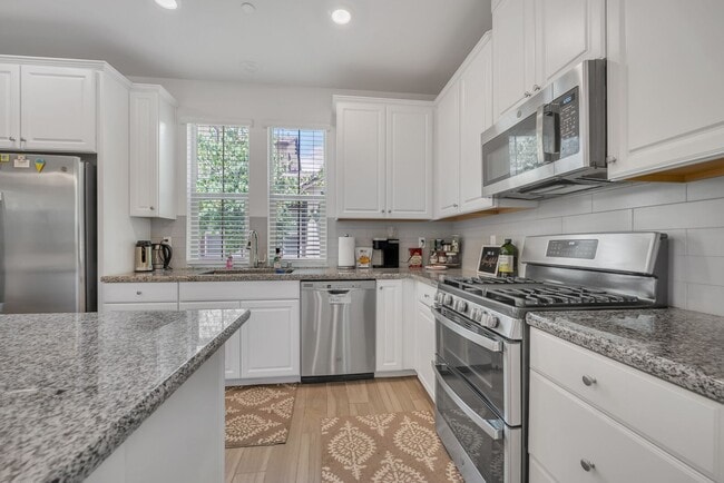 Building Photo - 9310 Mystic Lake Alley