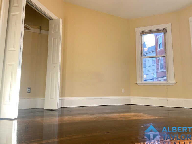 Building Photo - 19 Parker Hill Ave