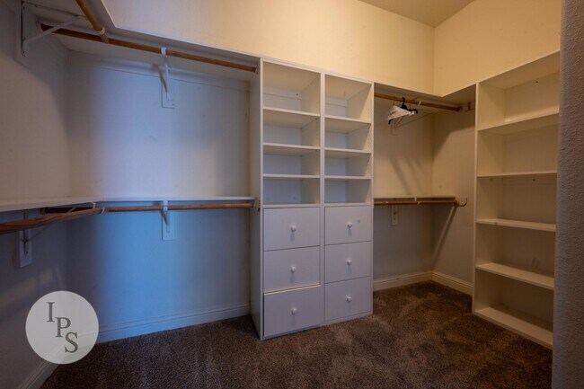 Building Photo - Charming 4BR/2BA Home in the Heart of Clov...