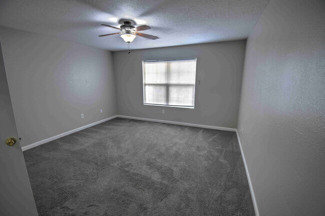 Building Photo - Great 3 Bedroom 2 Bathroom Home !!!!