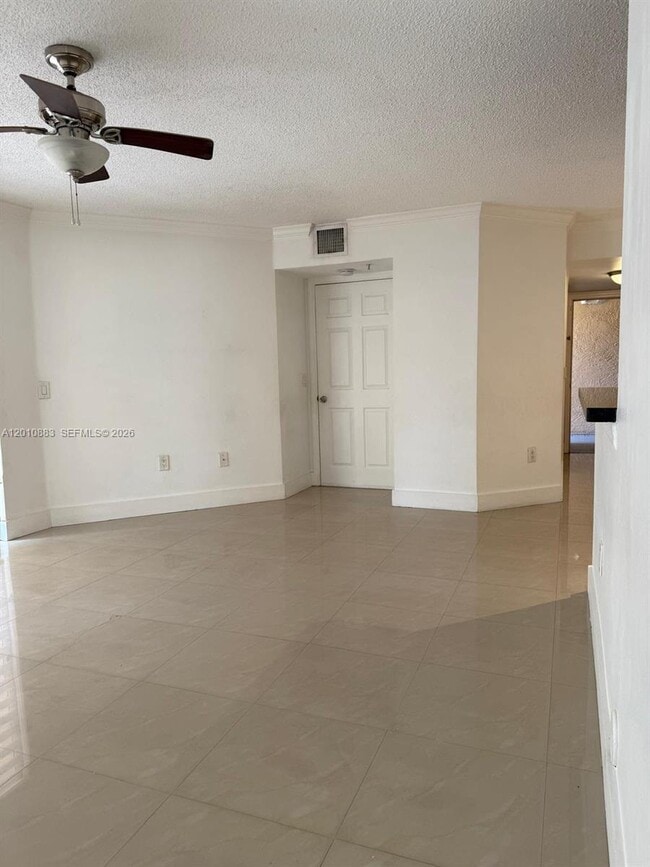 Building Photo - 2433 Centergate Dr