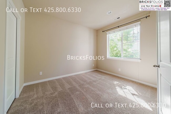 Building Photo - 10626 Eastridge Dr NE