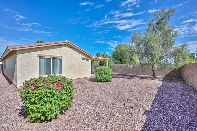 Building Photo - 13101 W Indianola Ave