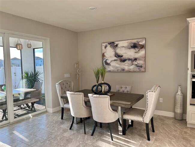 Building Photo - 5353 Royal Point Ave