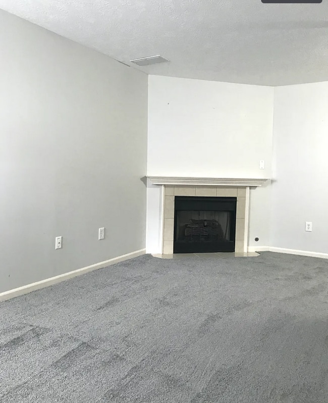 Building Photo - Beautiful end condo in great Powell location!!