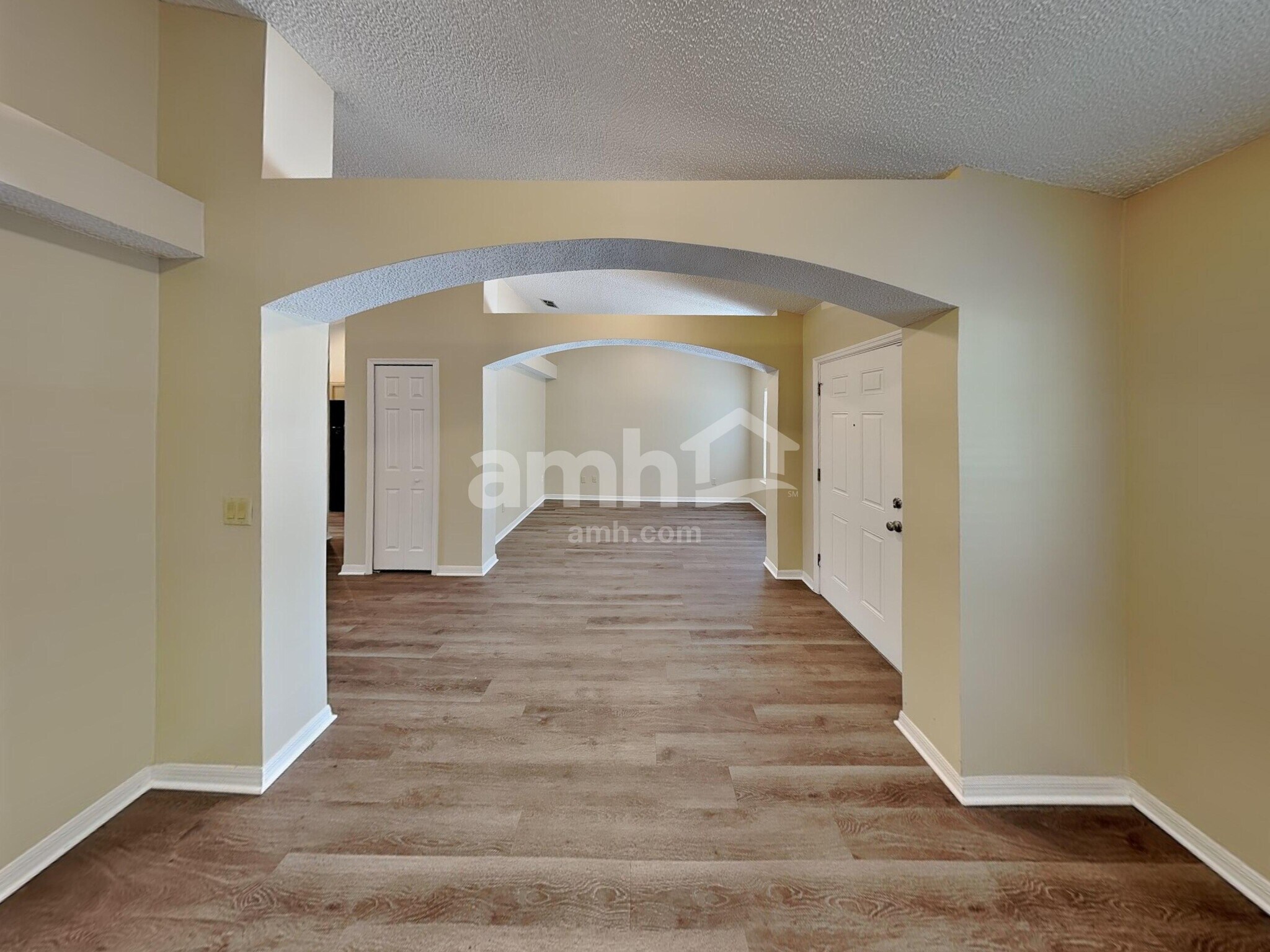 Building Photo - 9051 Rockpond Meadows Dr