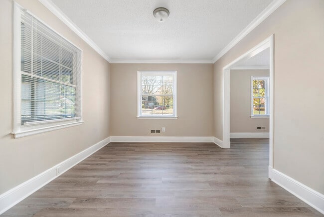 Building Photo - 804 Townsend Ave