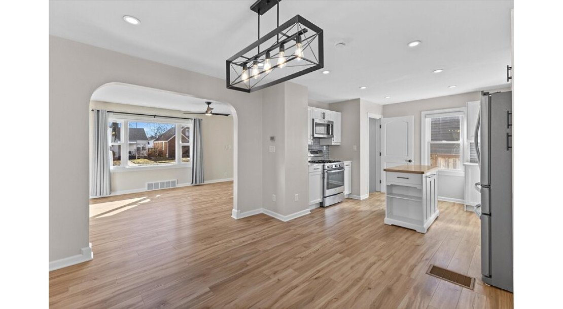 Building Photo - 3223 S 25th St