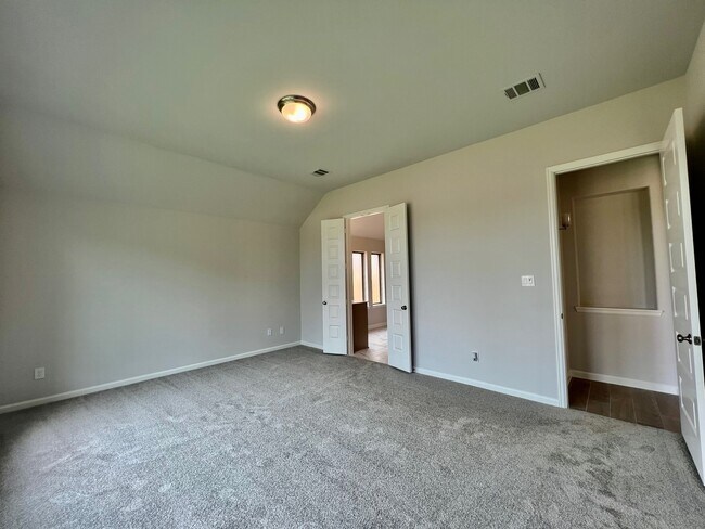 Building Photo - 1351 Park Path Dr