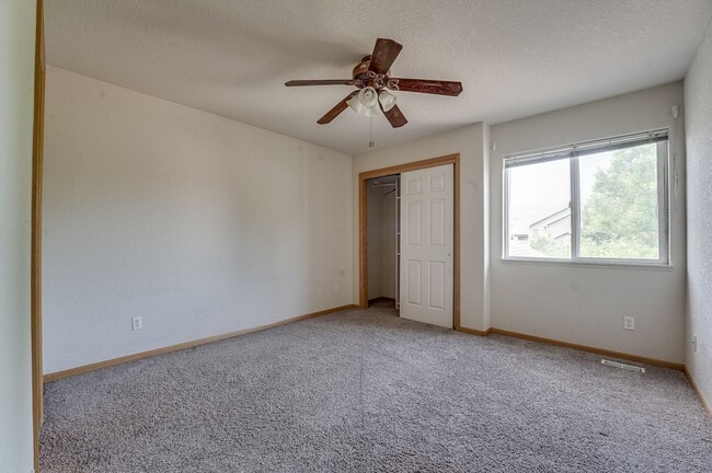 Building Photo - Spacious 3 Bed, 3 1/2 Bath Townhome in Northwest Fort Collins!