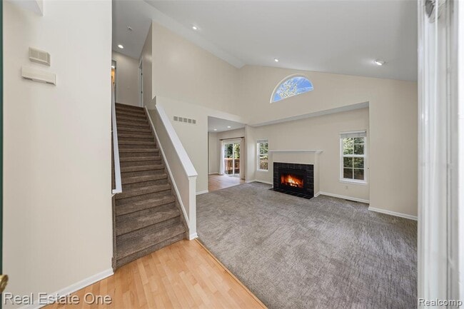 Building Photo - 38282 Saratoga Cir