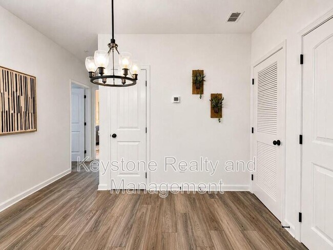 Building Photo - 2425 Pea Ridge Rd