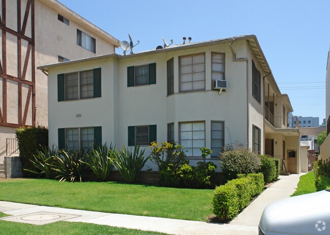 Primary Photo - 128 N Clark Dr