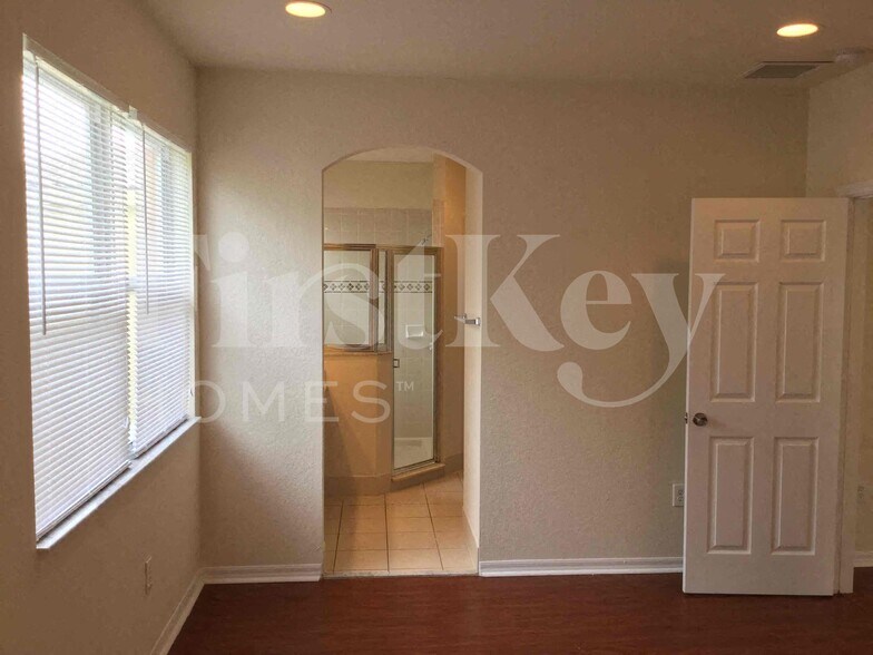 Building Photo - 1624 SE 20th Rd