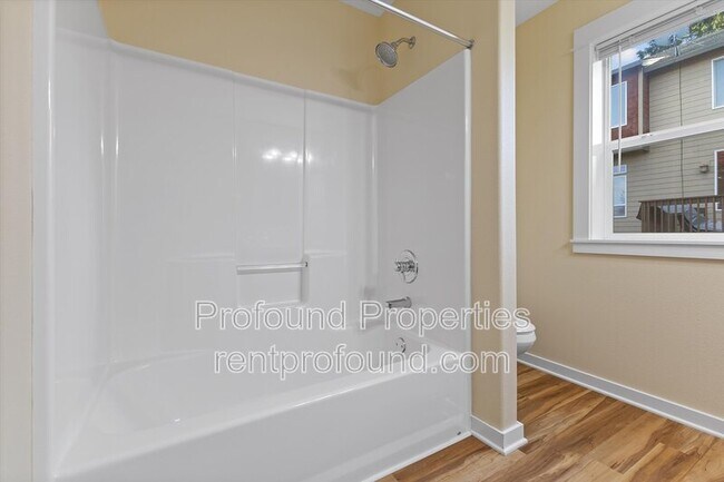 Building Photo - 7909 SW Oviatt Dr