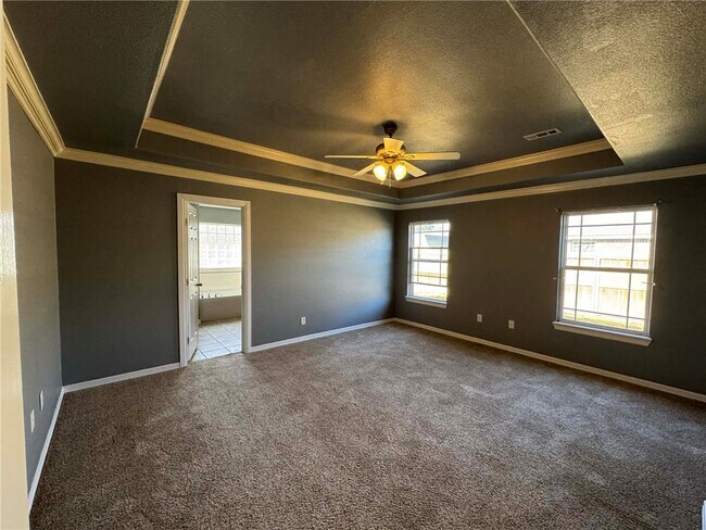 Building Photo - 1457 Prairie View Ave