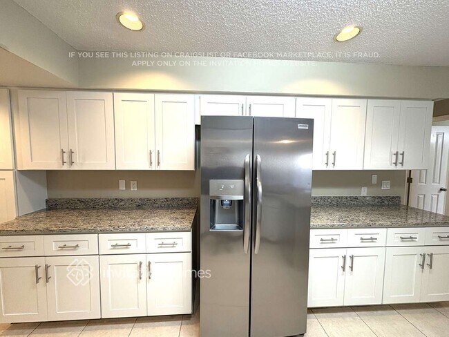 Building Photo - 6239 Greenwich Dr