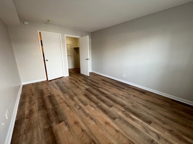 Building Photo - 5000 Carriage Way Dr