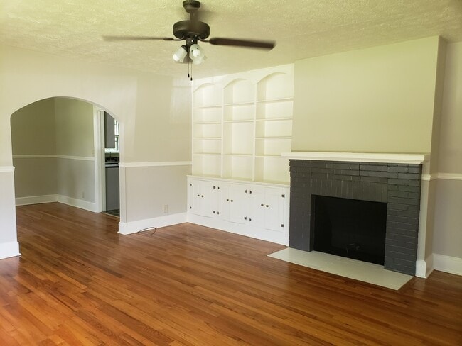 Building Photo - 1210 2nd Ave