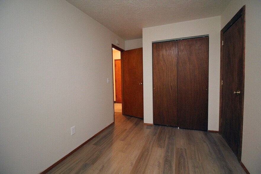 Building Photo - 3736 SW 10th Ave