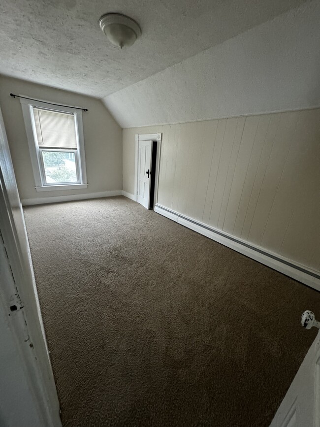 3rd Bedroom - 390 Pearl St