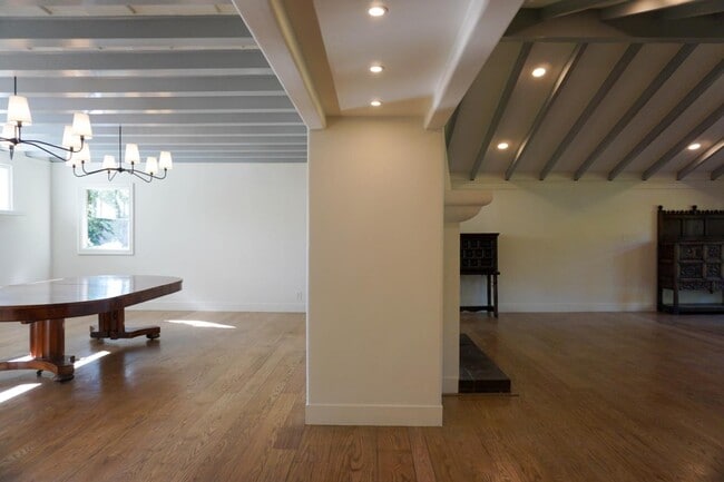 Building Photo - 30 Genevra Rd