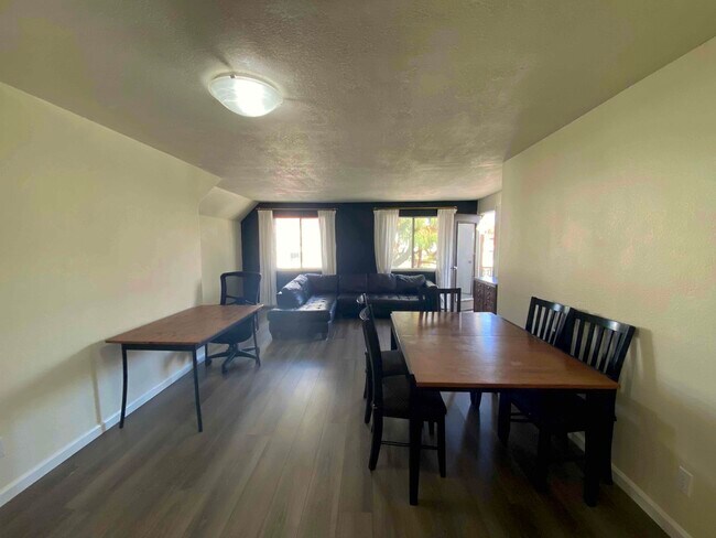 Building Photo - 3520 Lebon Dr