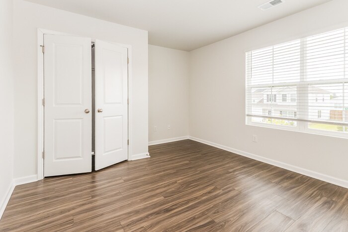 Building Photo - 256 Clydesdale Cir