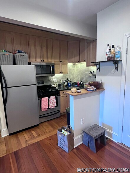 Building Photo - 191 Winthrop Rd