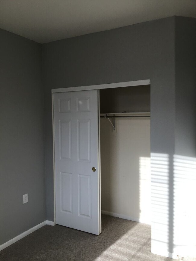 Building Photo - 3 bed 2.5 bath townhome for rent at Cherry landing 80016