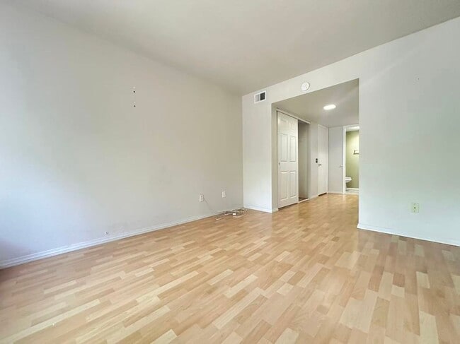 Building Photo - 2 BEDROOM HOME FOR LEASING IN Diamond Bar