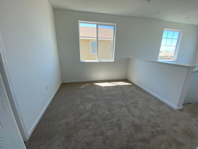 Building Photo - Spacious 4-Bedroom New Build in Prime Nort...