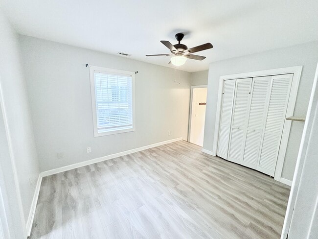 Building Photo - 414 Sherwood Rd