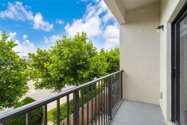 Building Photo - 8005 NW 104th Ave