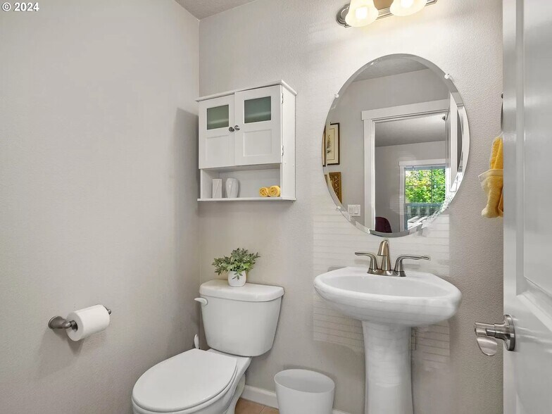 Downstairs Half Bath - 126 NE 78th Ave