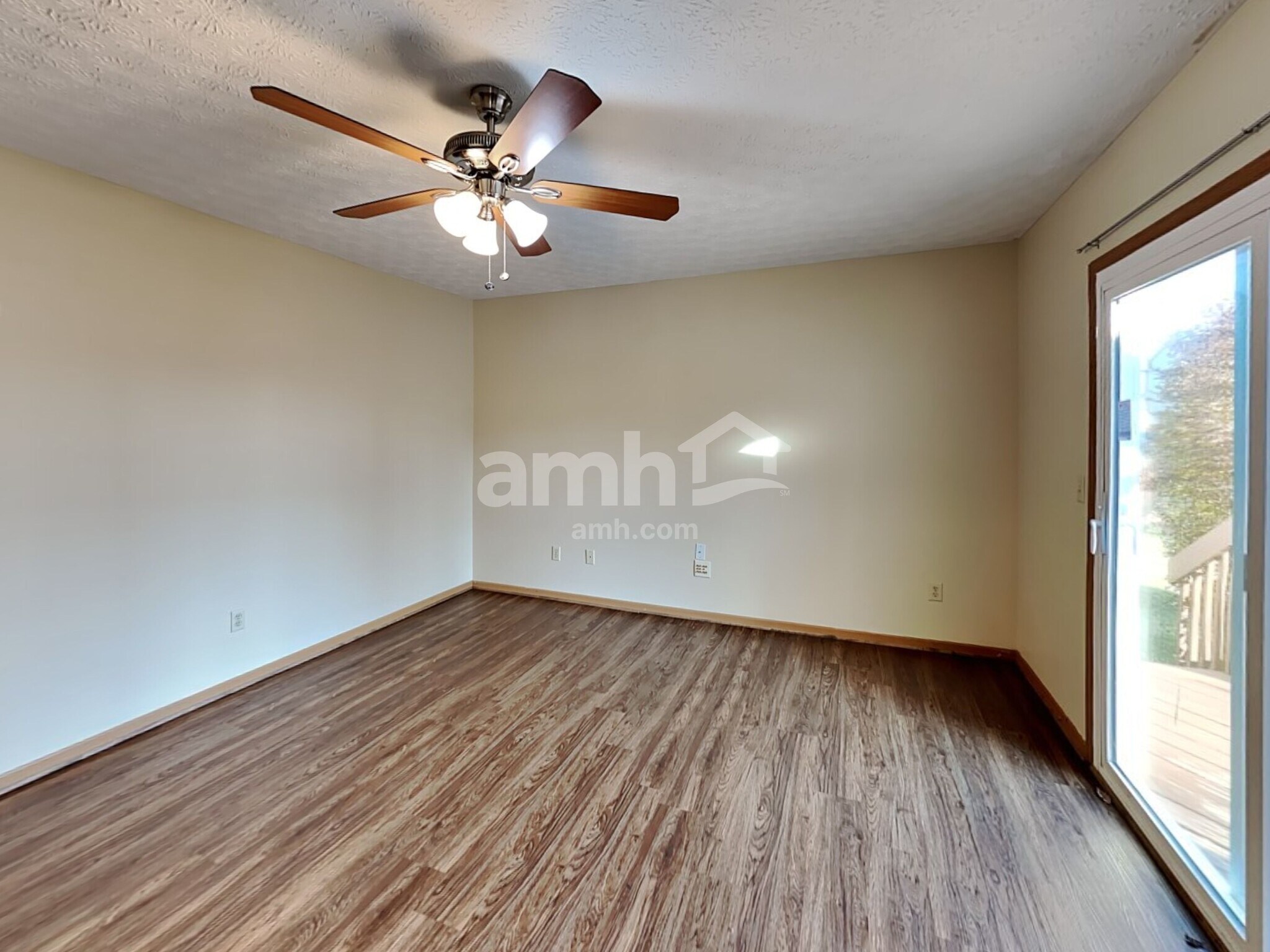 Building Photo - 1725 Convair Dr