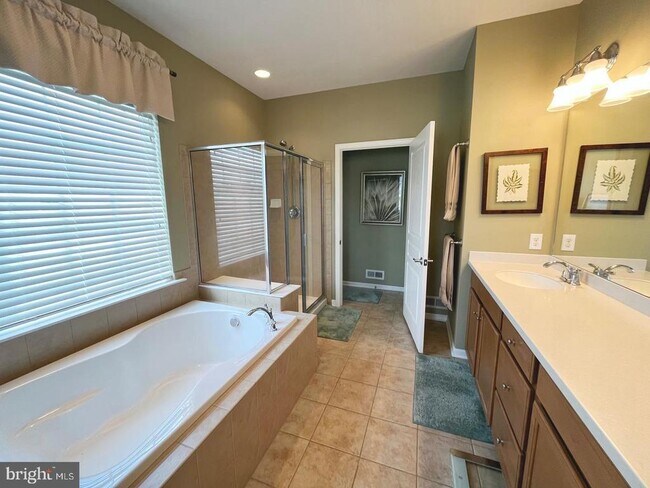 Building Photo - 615 Prizer Ct