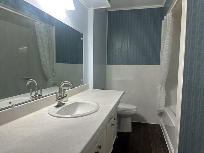 Building Photo - 1914 Indian Shores Rd