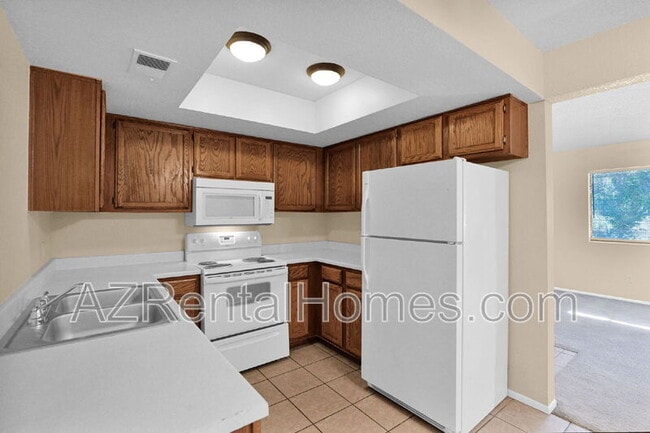 Building Photo - 1075 E Chandler Blvd