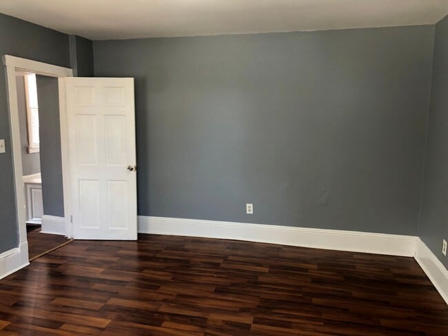 Building Photo - 5 BED 2 BATH SINGLE FAMILY HOME IN DETROIT-SHOREWAY NEIGHBORHOOD!