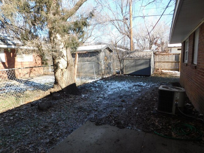 Primary Photo - 1670 Lawndale Ave