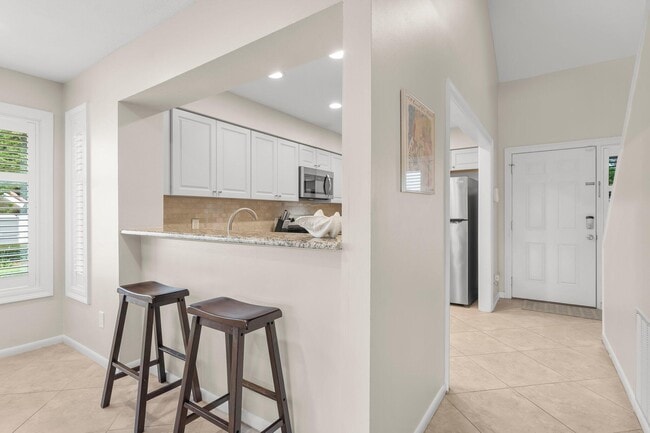 Building Photo - 5073 Beachwalk Way