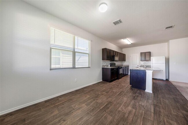 Building Photo - 15106 Kent Justin Dr
