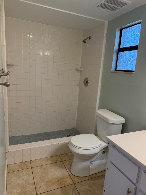 Building Photo - 467 Willow Tree Dr