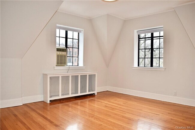 Building Photo - 22 Sagamore Rd